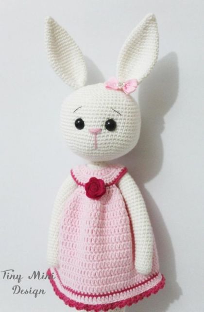 Amigurumi: Coelha com vestido rosa