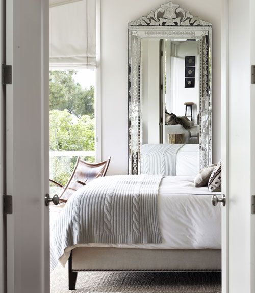 Espelho grande provençal para quarto clean