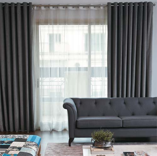 Tendência bacana nessa cortina cinza e branco para um projeto sofisticado