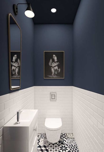 banheiro azul-marinho