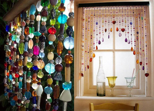 cortinas artesanais feitas com miçangas de diversas cores