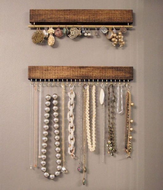 Organizador de colares para parede