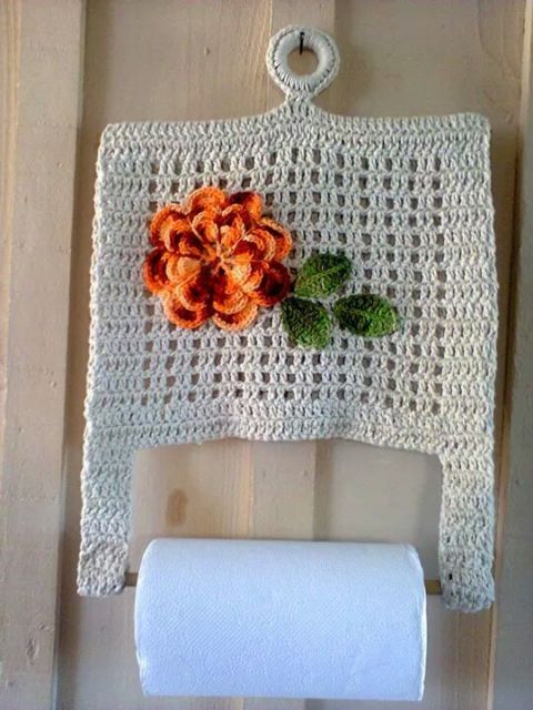 porta-papel toalha de crochê lindo com flor