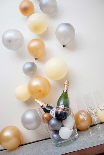 Decoração de Ano Novo simples com balões