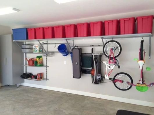 garagem simples e bonita e organizada