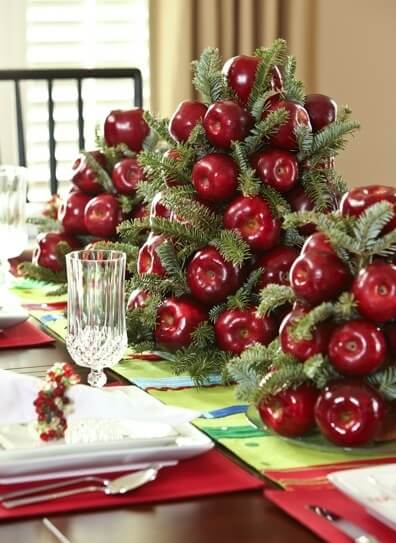 Mesa de Natal simples com frutas