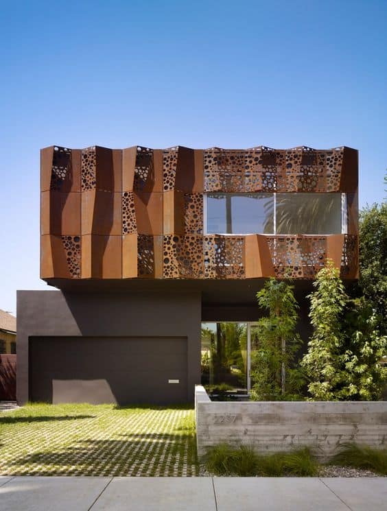 casa moderna com fachada de aço corten