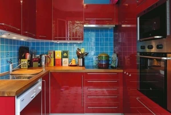 Cores que combinam com vermelho na cozinha