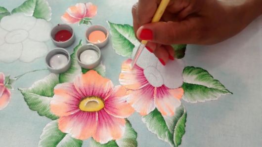 Flores para pintura em tecido para iniciantes