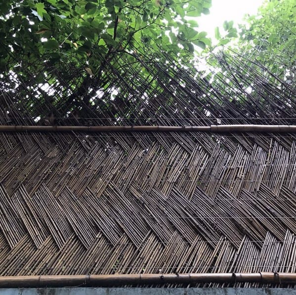 cerca de bambu trançado