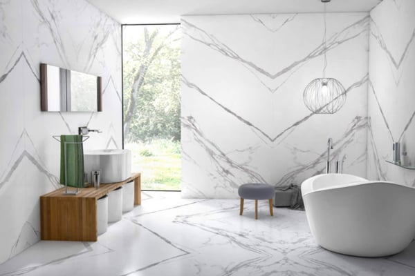 porcelanato marmorizado no banheiro
