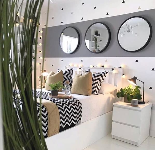 quarto decorado em preto e branco