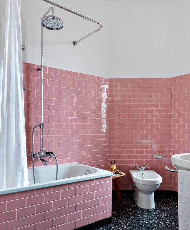 cores para banheiro rosa com azulejos