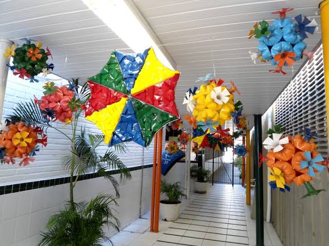decoração de carnaval com material reciclável