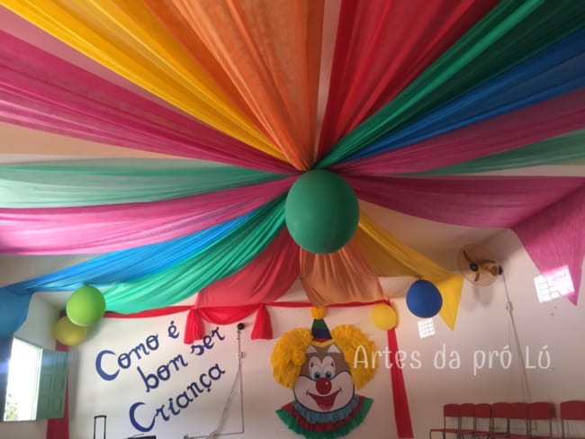 decoração em TNT para carnaval