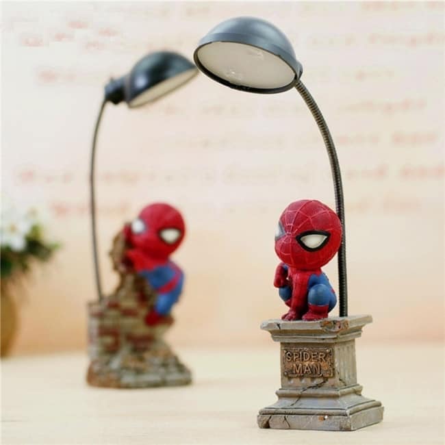 Dica de luminária de mesa com homem aranha