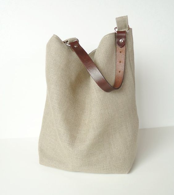 bolsa de tecido com alça de couro