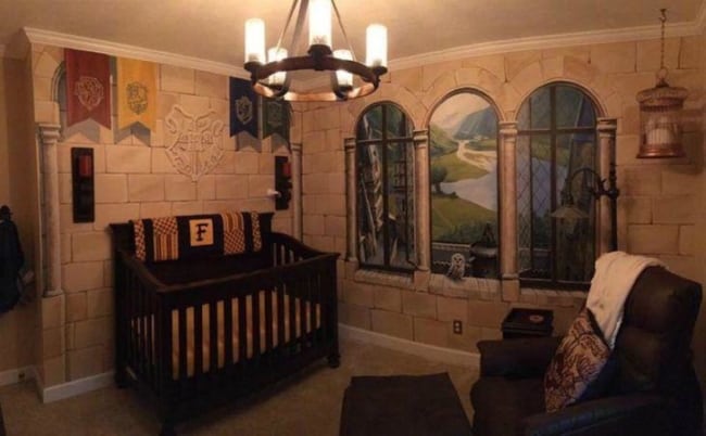 Quarto de bebê geek com decoração do Harry Potter