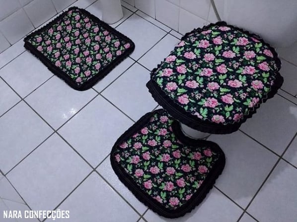 conjunto de banheiro em tecido de flores