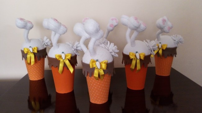 Vasinhos com coelhinhos para dar de lembrancinhas na Páscoa