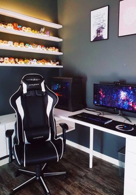 decoração com cadeira gamer preta