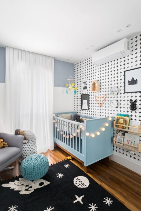 berço azul na decoração de quarto de bebê