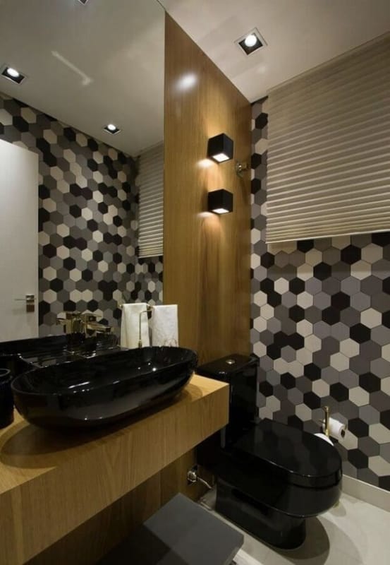 banheiro com louças pretas