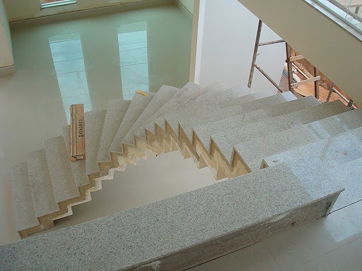 escada de granito branco Itaúnas
