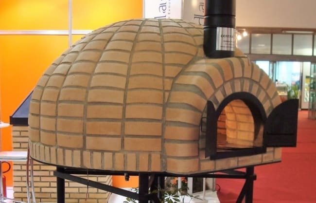 modelo de forno com tijolo refratário