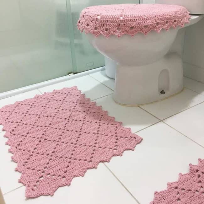 tapete de crochê simples em barbante cor de rosa