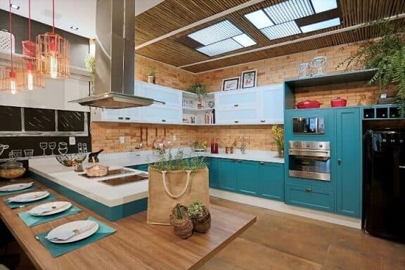 Azul tiffany em cozinha com decoração rústica16