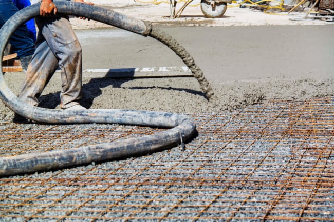 Concreto bombeado para construção civil