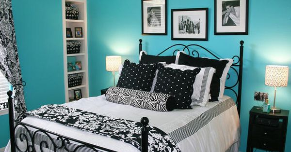 Decoração com as cores azul tiffany branco e preto em quarto44