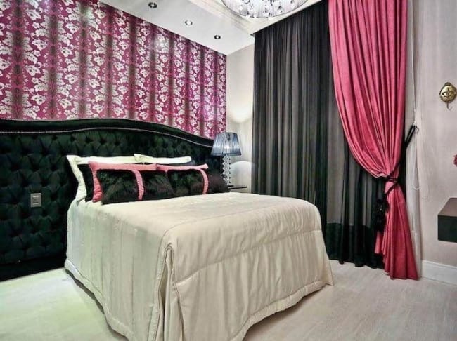 quarto moderno com cortina pink e preta