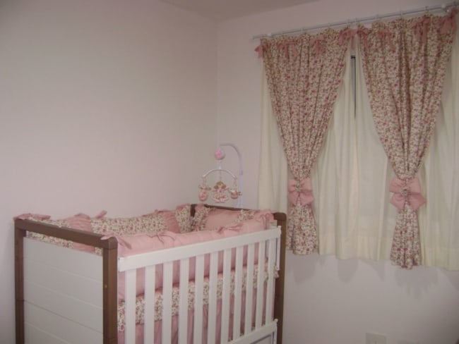 cortina rosa para quarto de bebê