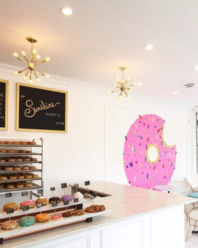 loja de donuts pequena e moderna