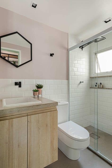 banheiro rosa pastel e branco
