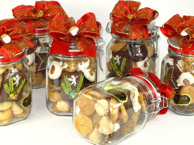 embalagem de natal com potes de vidro para biscoitos amanteigados
