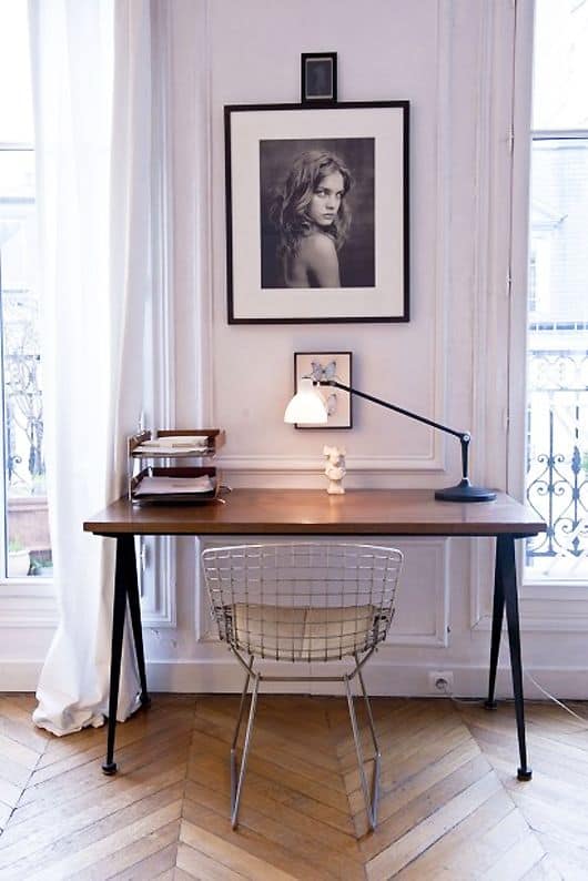 mesa de escrivaninha com cadeira Bertoia