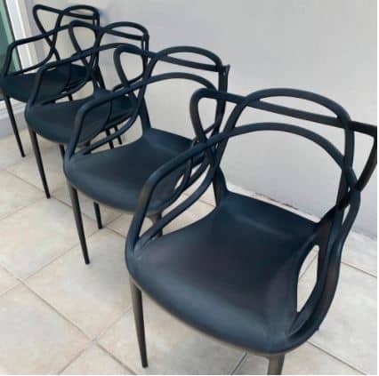 modelo de cadeira preta