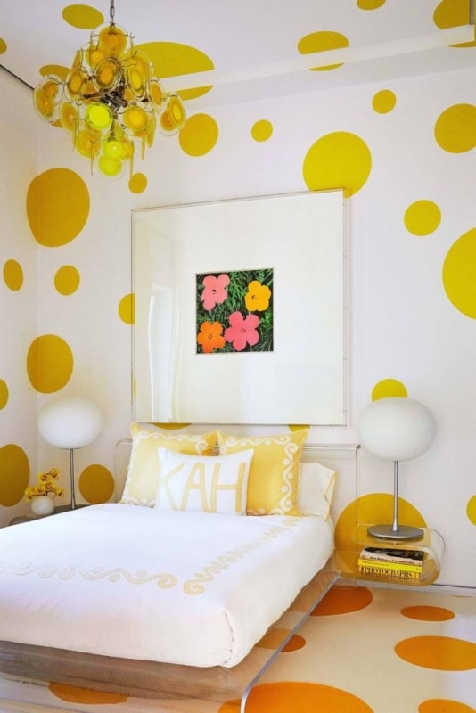 quarto moderno com cor mostarda
