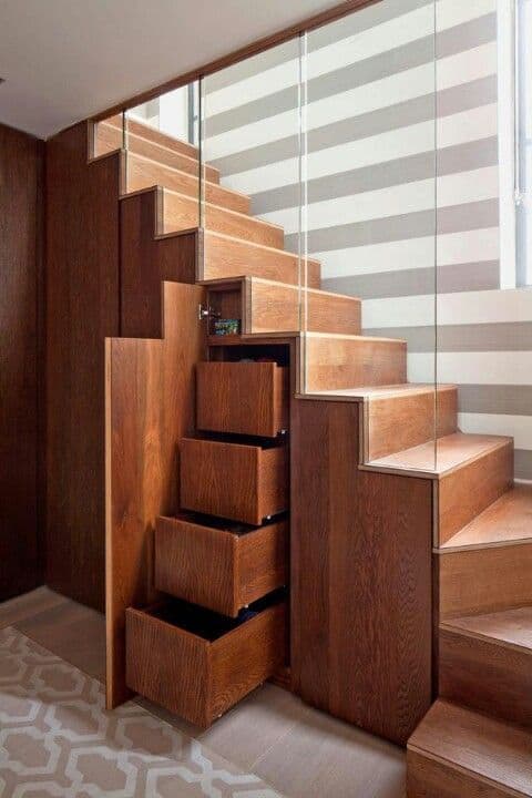 escada leque com armario embaixo