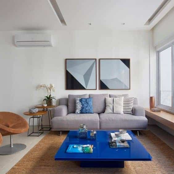 15 sala moderna com mesa de centro azul anil