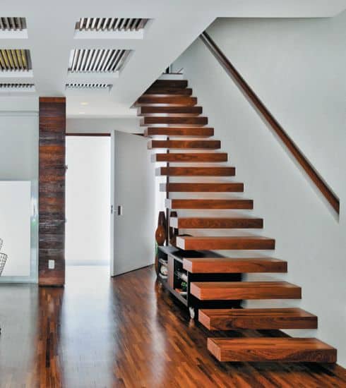 20 escada reta e moderna em madeira