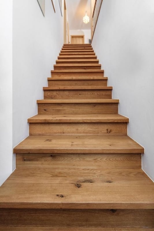 22 escada reta em madeira