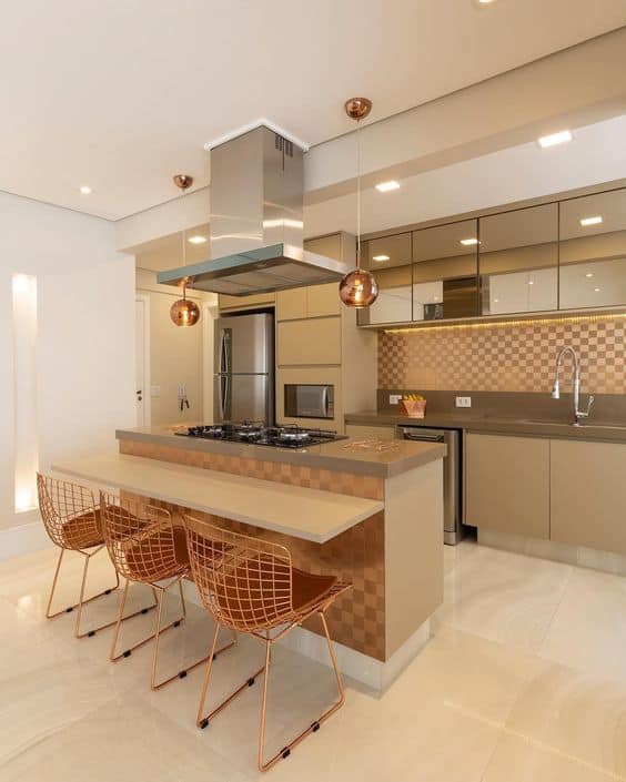 25 cozinha moderna com cadeiras rose gold