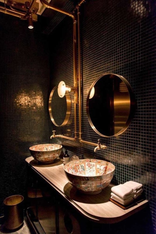 Lindo banheiro em cobre
