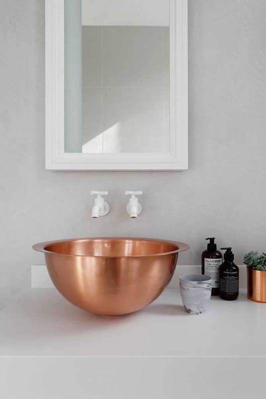 ideia de banheiro em cor cobre