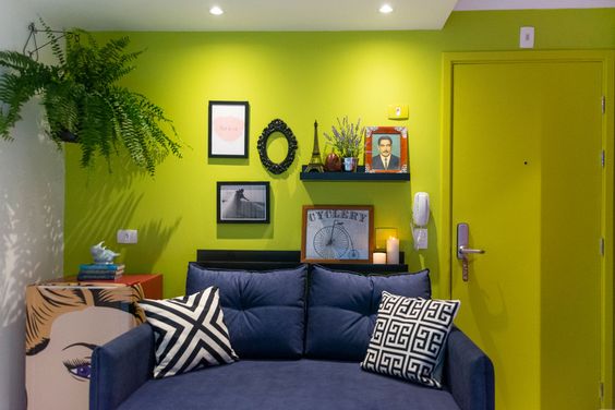 17 sala moderna e pequena com verde limao