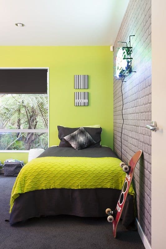 26 quarto moderno decorado em verde limao e cinza